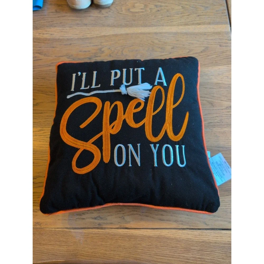 Halloween‎ Pillow Embroidered I'll PUT A SPELL ON YOU New with tags Black Orangr